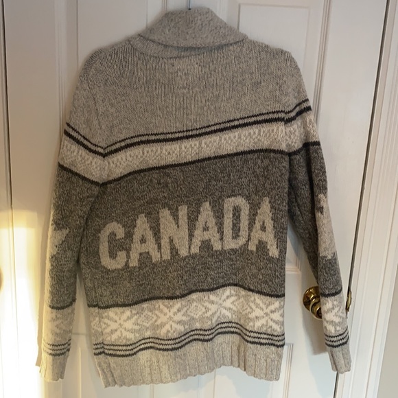 Canadian sweater - Picture 3 of 4